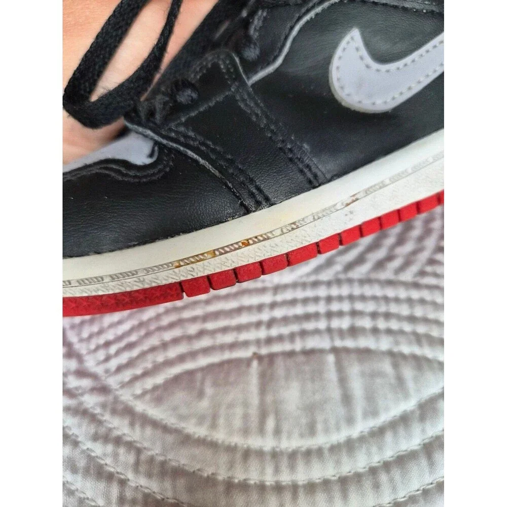 VGUC Nike Air Jordan 1 Mid TD Bred Shadow Grey Black Littlen Kids 8